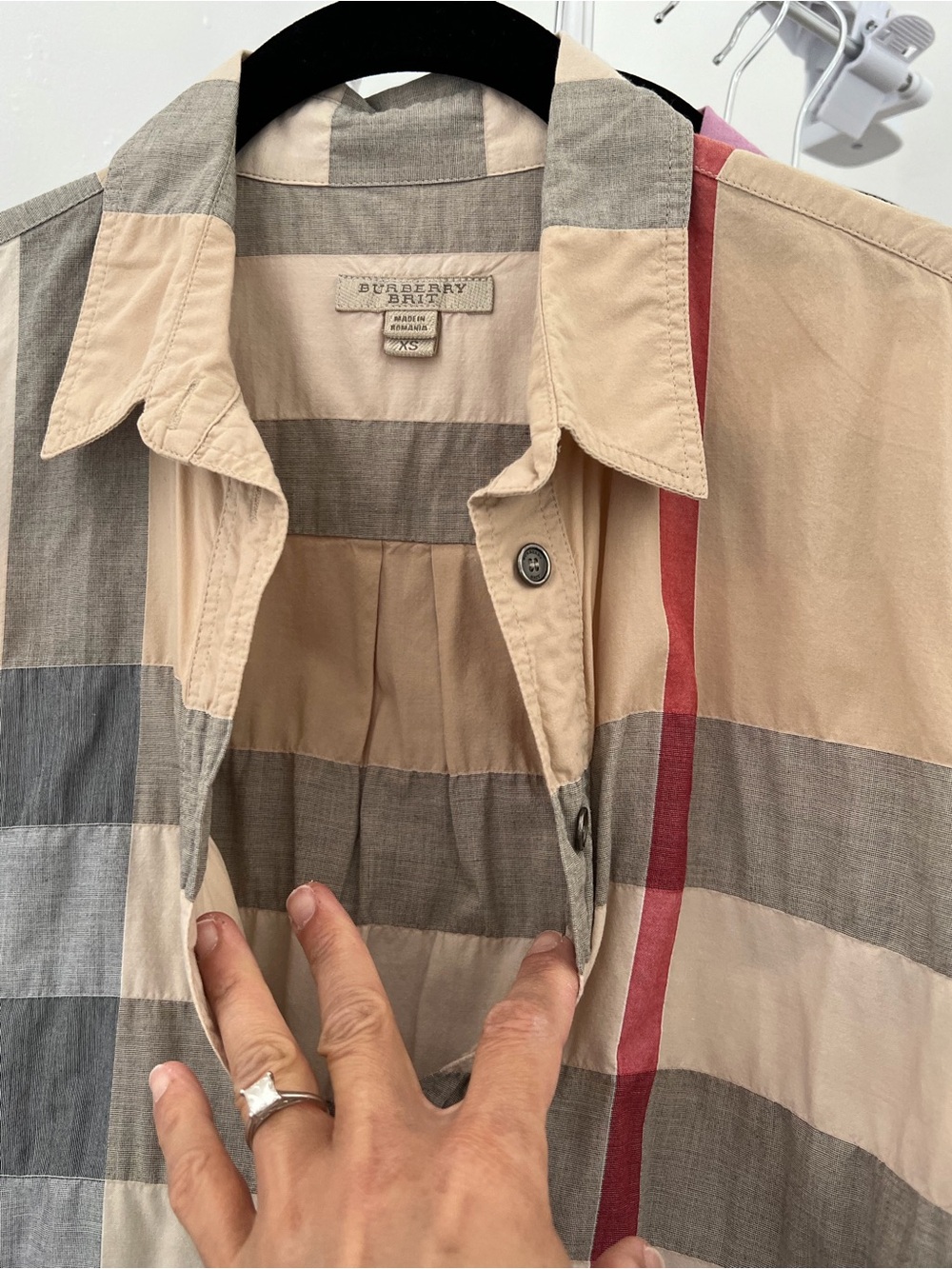Burberry Beige Plaid Button-Front Jean Jacket with Red and Gray Accents - Picture 5 of 8